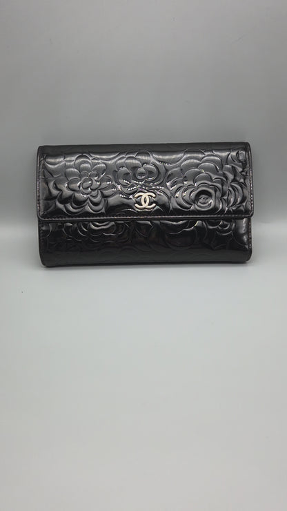 CHANEL Black Camellia Patent Leather Large Clutch Wallet