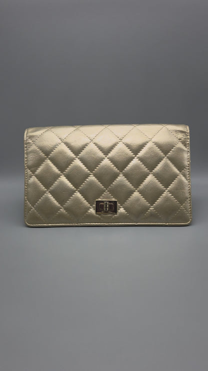 CHANEL Metallic Aged Calfskin Quilted 2.55 Reissue Yen Wallet