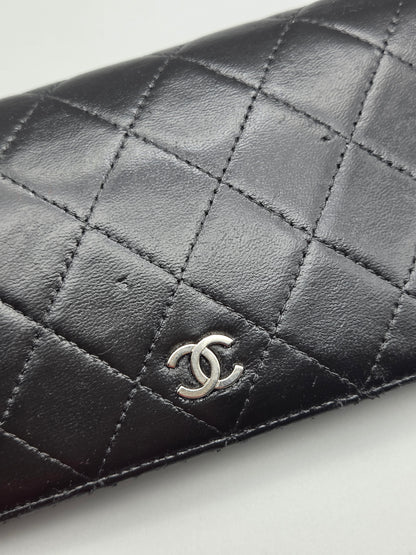 CHANEL Lambskin Quilted Yen Wallet in Black