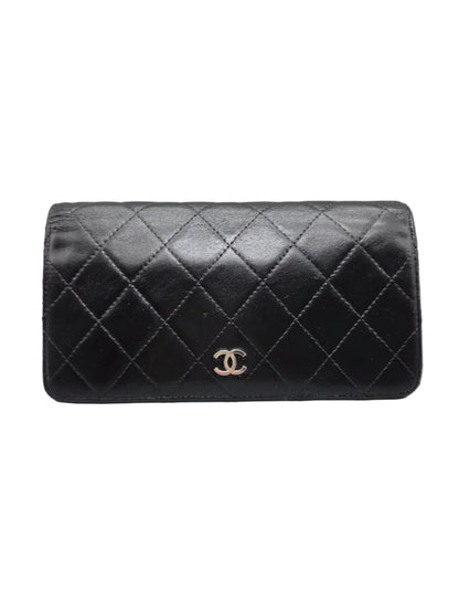 CHANEL Lambskin Quilted Yen Wallet in Black