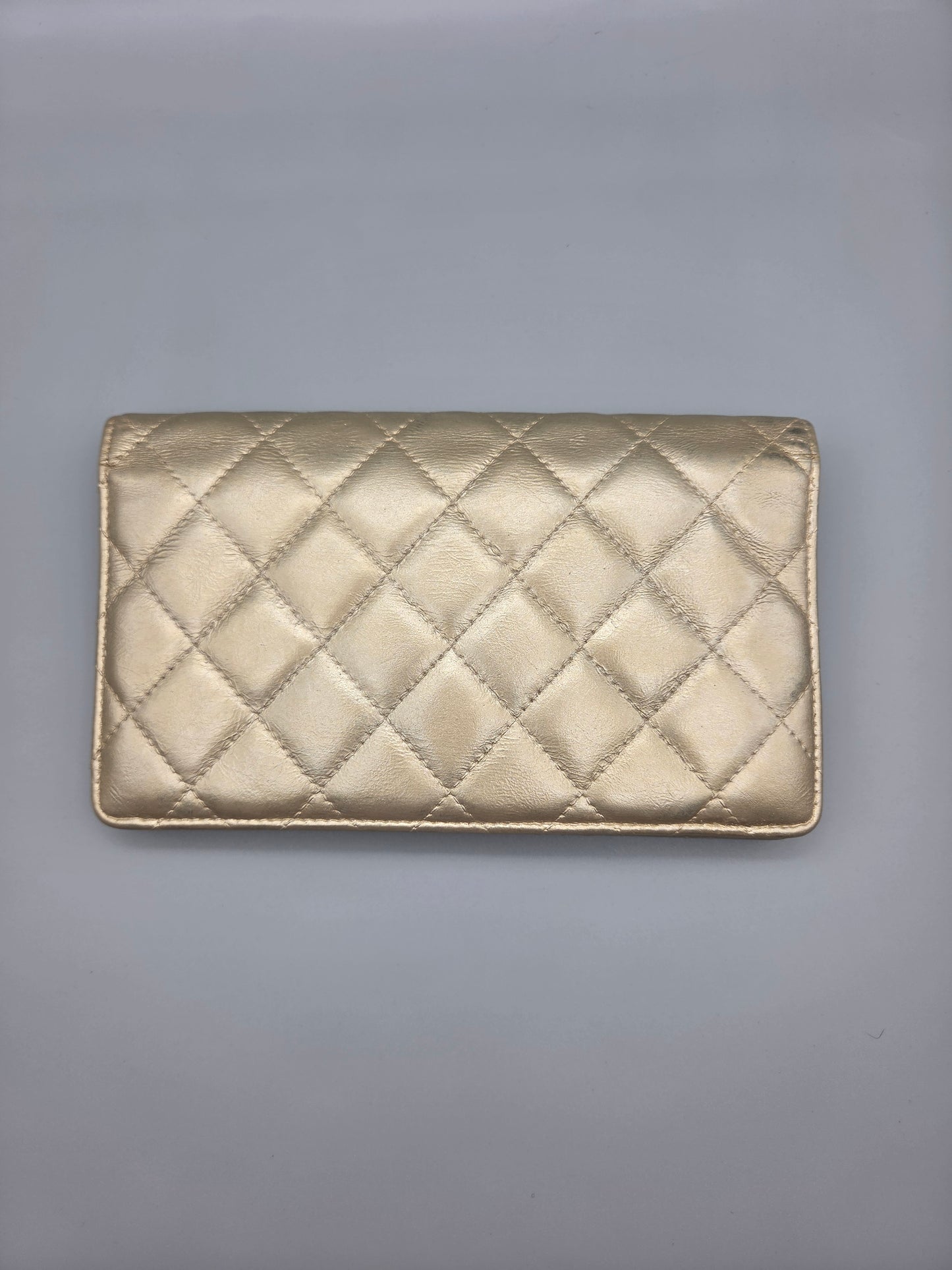 CHANEL Metallic Aged Calfskin Quilted 2.55 Reissue Yen Wallet