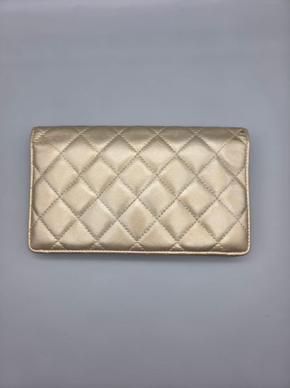 CHANEL Metallic Aged Calfskin Quilted 2.55 Reissue Yen Wallet