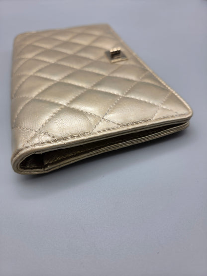CHANEL Metallic Aged Calfskin Quilted 2.55 Reissue Yen Wallet