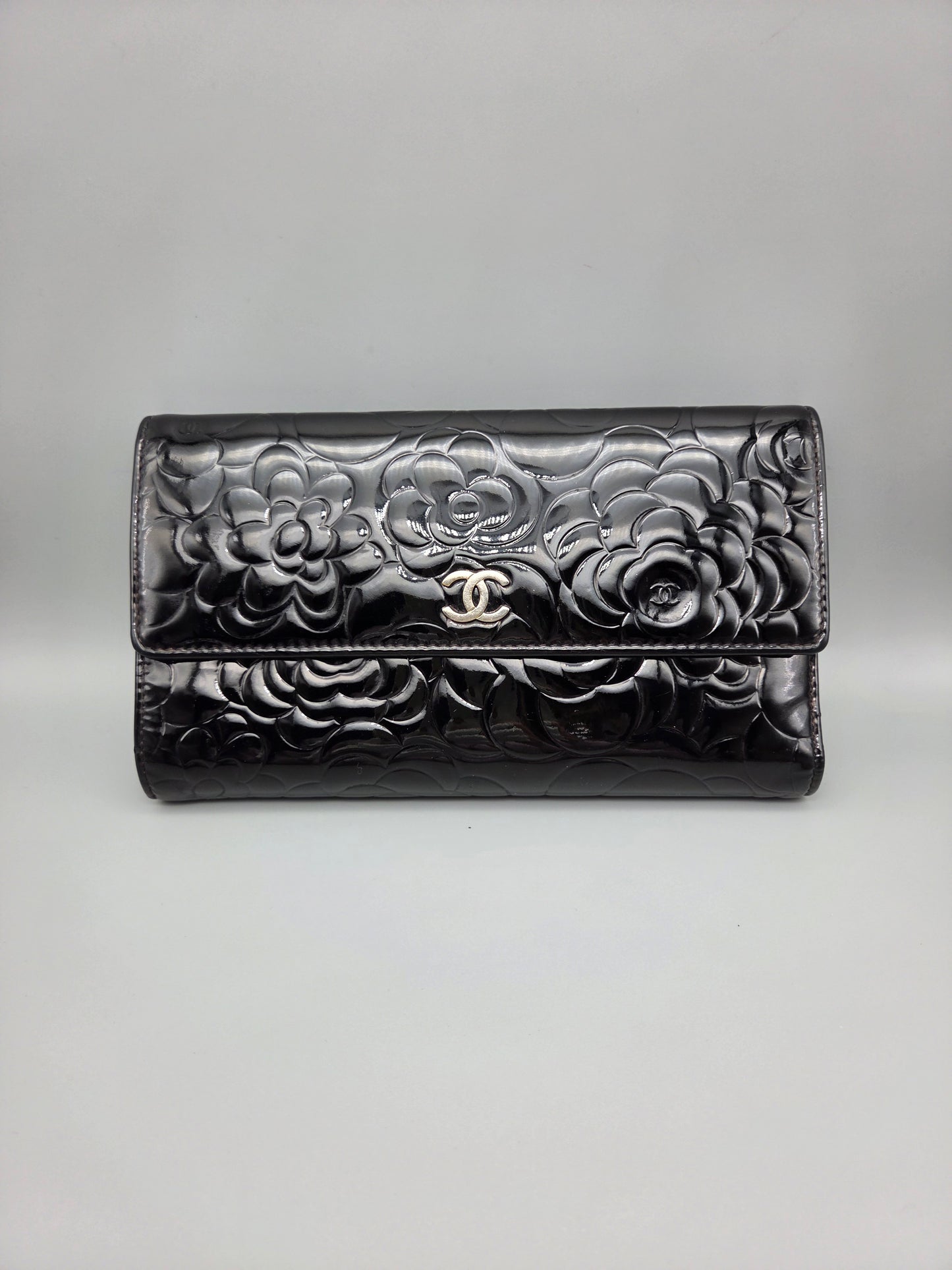 CHANEL Black Camellia Patent Leather Large Clutch Wallet