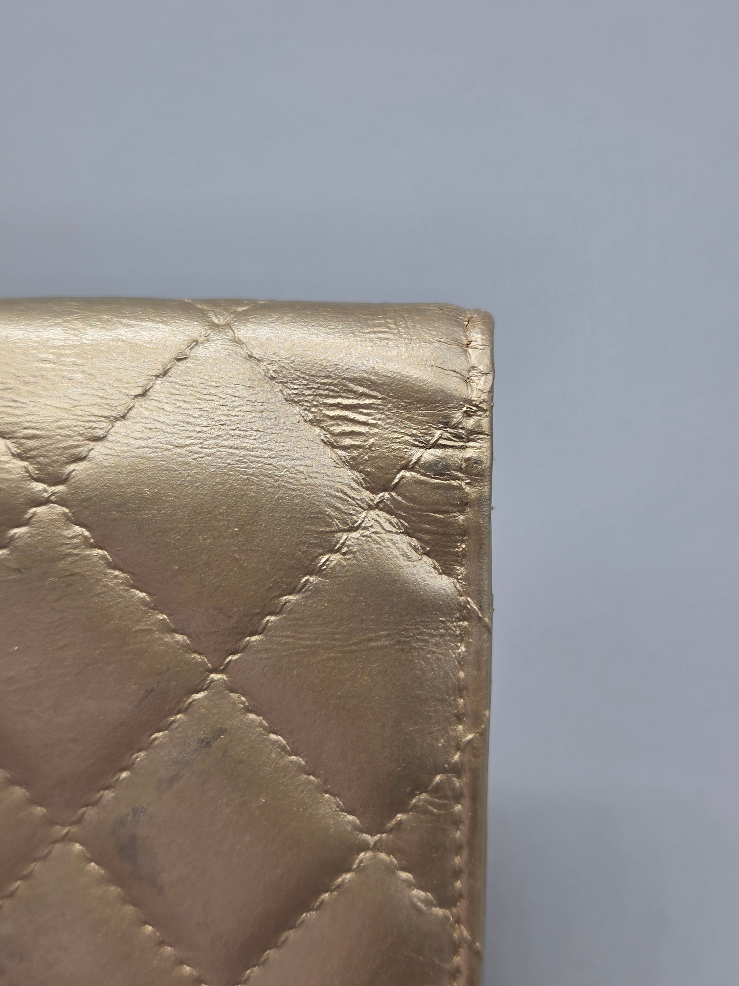 CHANEL Metallic Aged Calfskin Quilted 2.55 Reissue Yen Wallet