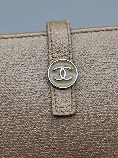 CHANEL Grained Calfskin CC Button Wallet