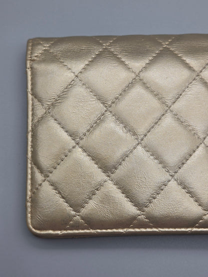 CHANEL Metallic Aged Calfskin Quilted 2.55 Reissue Yen Wallet