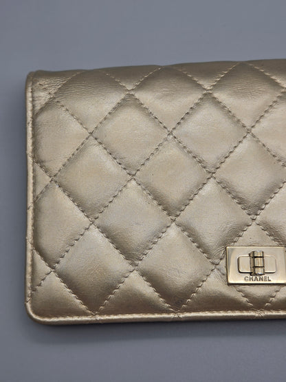 CHANEL Metallic Aged Calfskin Quilted 2.55 Reissue Yen Wallet