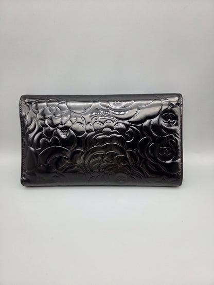 CHANEL Black Camellia Patent Leather Large Clutch Wallet