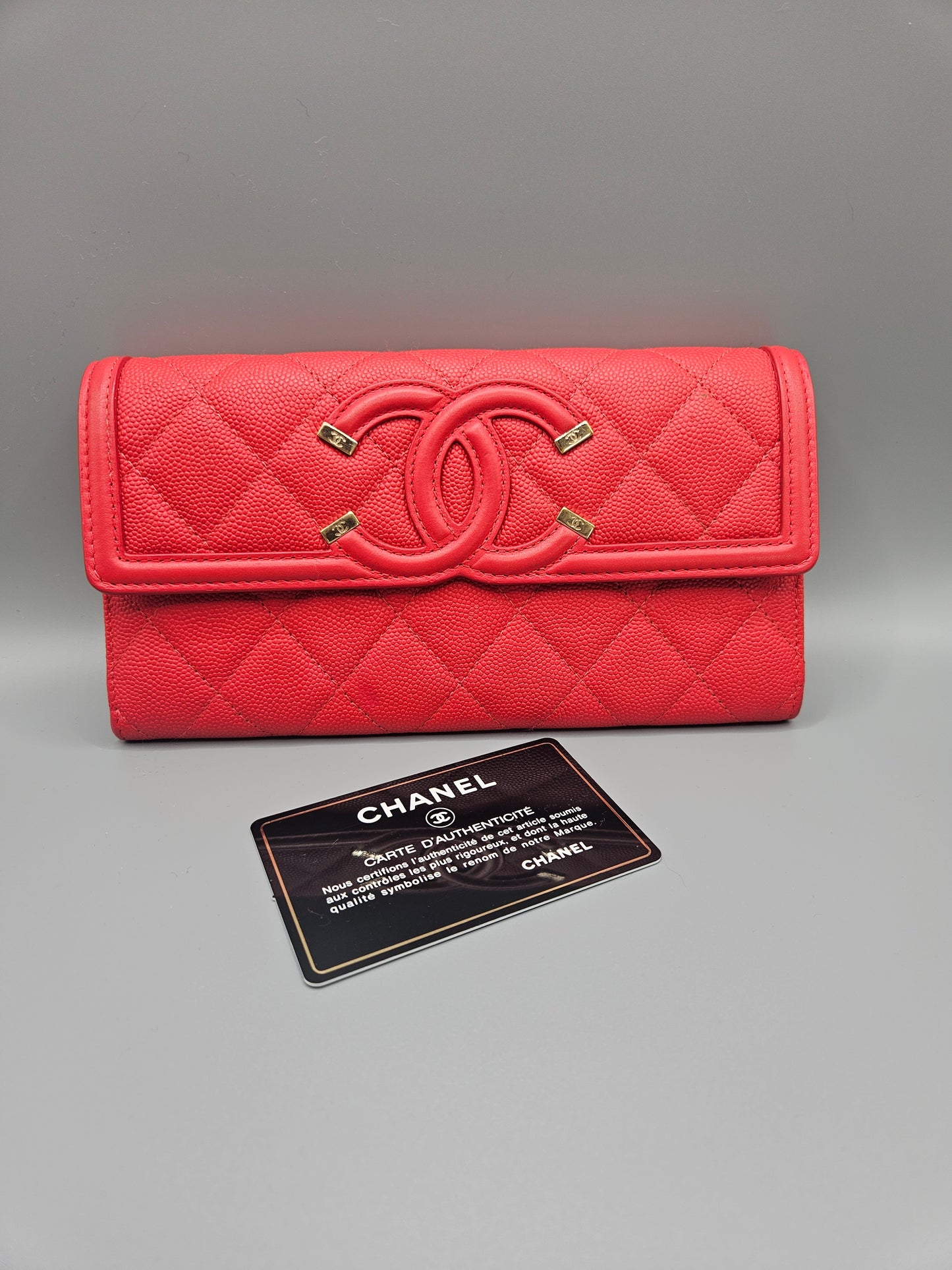 CHANEL Caviar Quilted Large Filigree Gusset Flap Wallet in Red